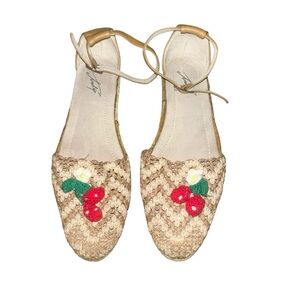 Tulip Crochet Strawberry 🍓 and Jute Strap Sandals Size 5.5